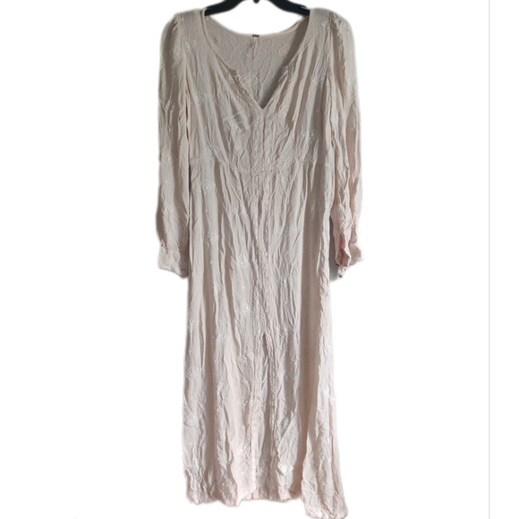 Free People Dresses & Skirts - Free People Pink Long Sleeve slit front Boho Embroidered dress